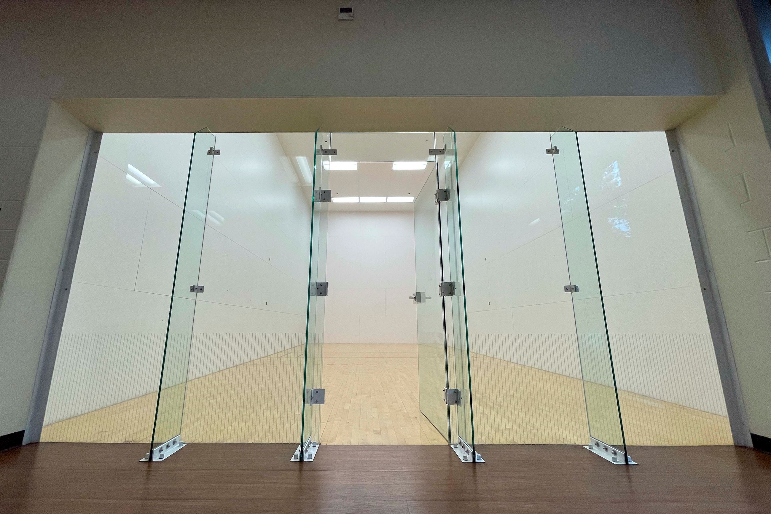 The Fort Walton Beach Recreation Center has two racquetball courts.